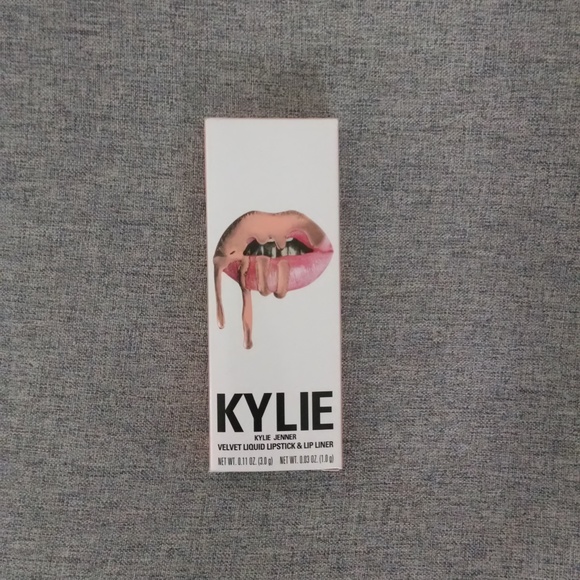 TRADED-Kylie Jenner Velvet Liquid Lipstick and Lip Liner